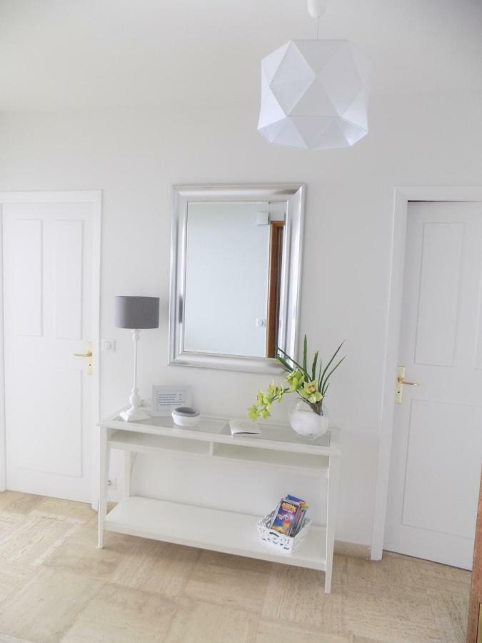 Escape To The French Riviera Apartment Вилафранк-сюр-Мер Екстериор снимка